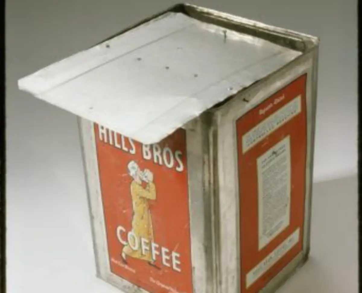 How to Make a Homemade Mouse Trap that Kills Using Coffee Can